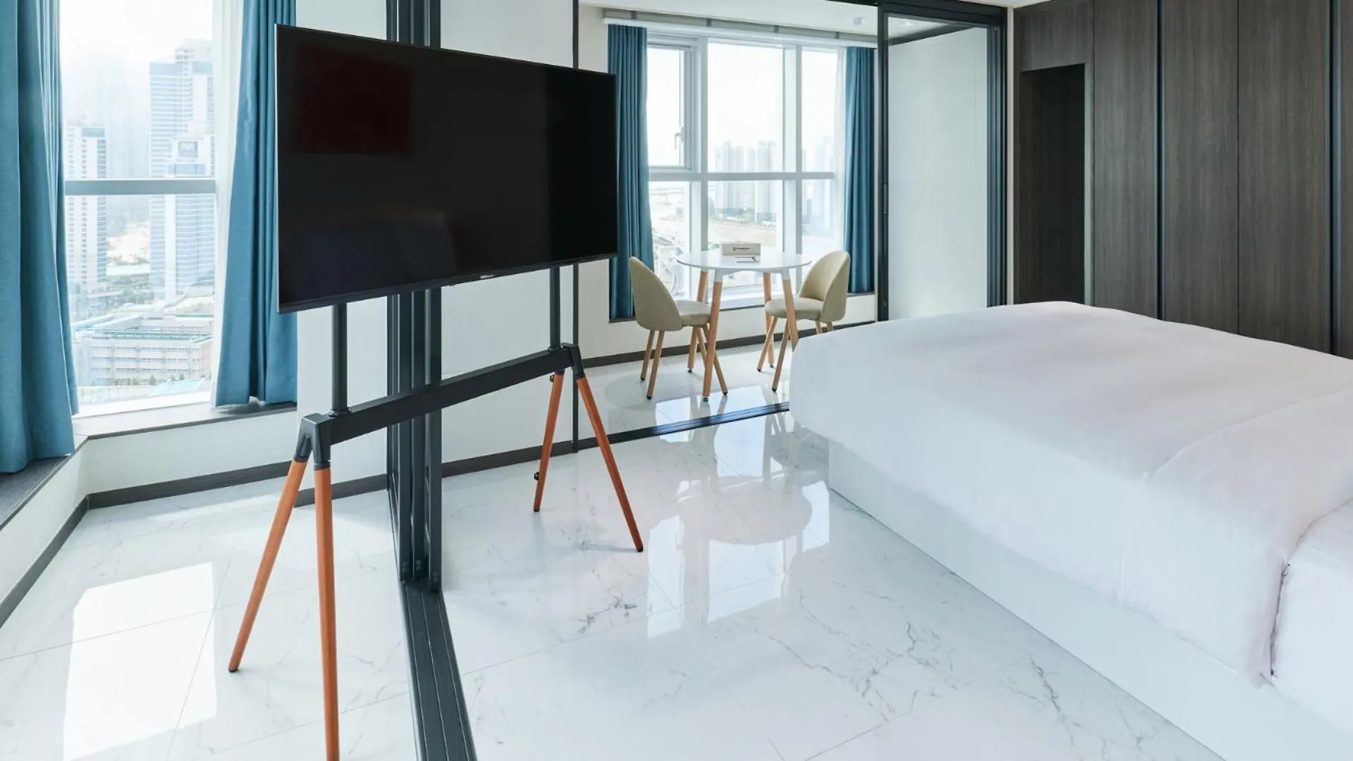 Travelodge Suites Busan Centum 4*,